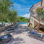 Apartman 5 *