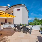 Apartman 5 *